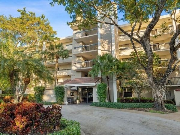 2025 Lavers Circle, Unit D204, Delray Beach, FL 33444