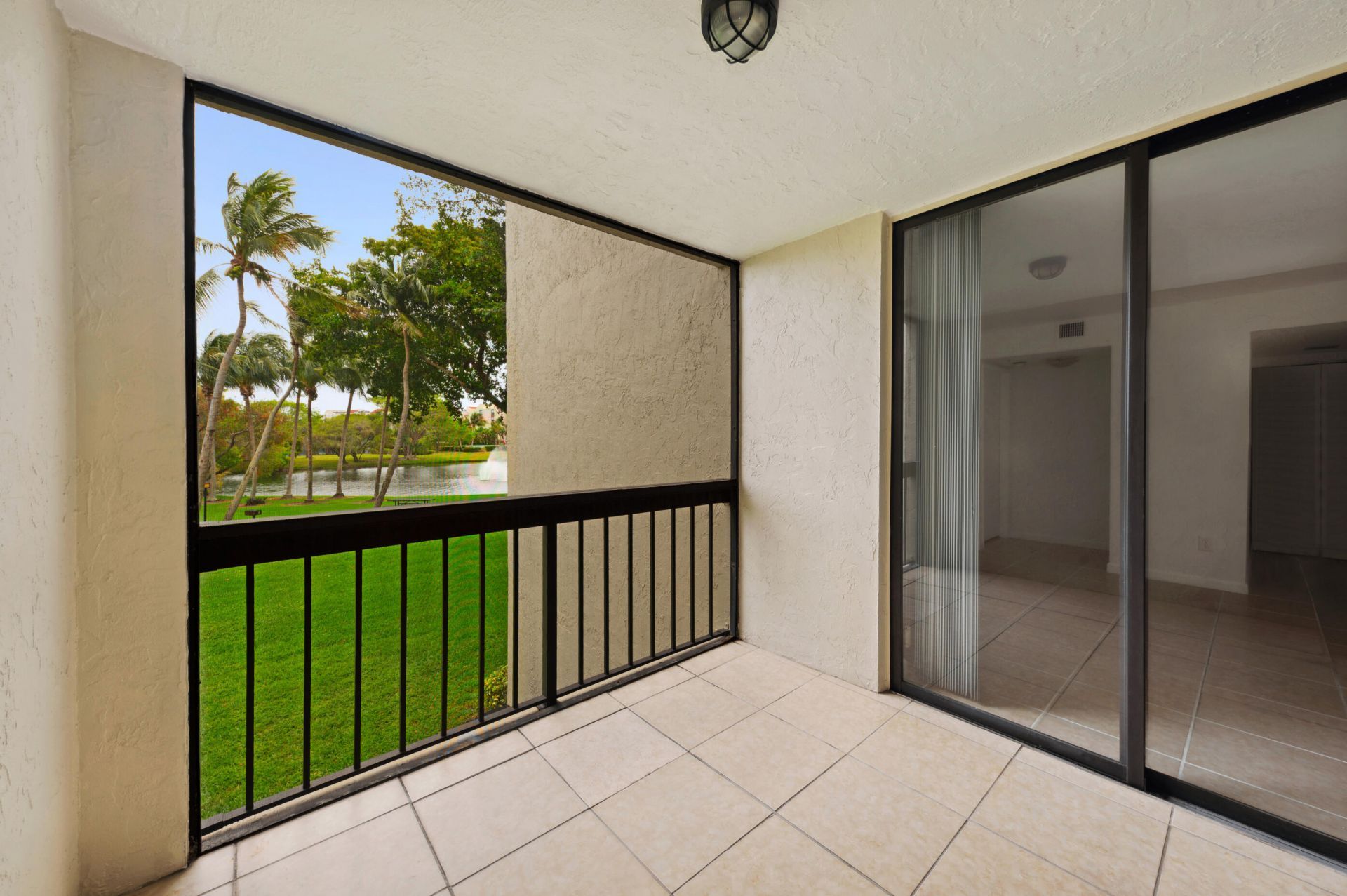 2025 Lavers Circle, Unit D204, Delray Beach, FL 33444 Photo