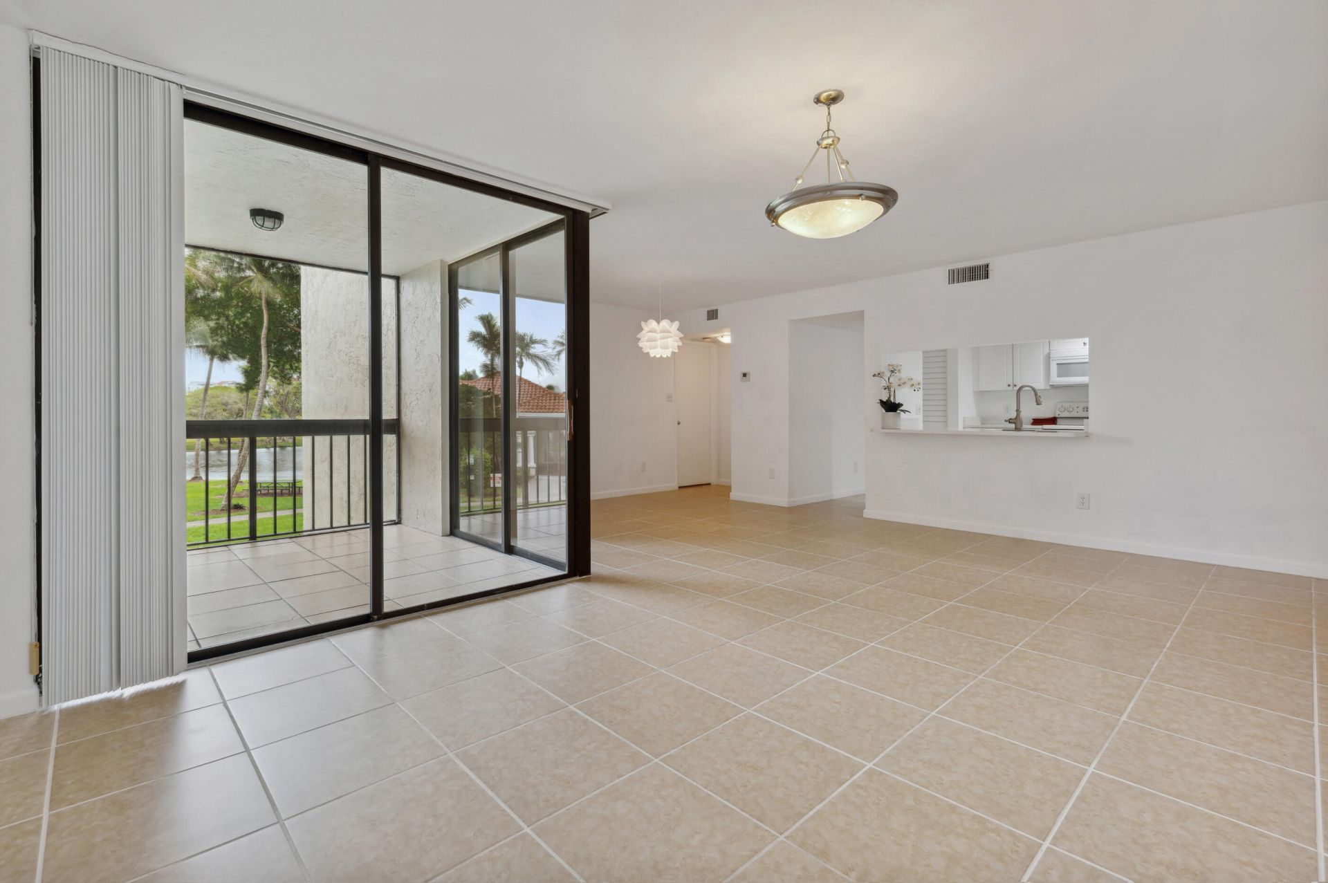 2025 Lavers Circle, Unit D204, Delray Beach, FL 33444 Photo