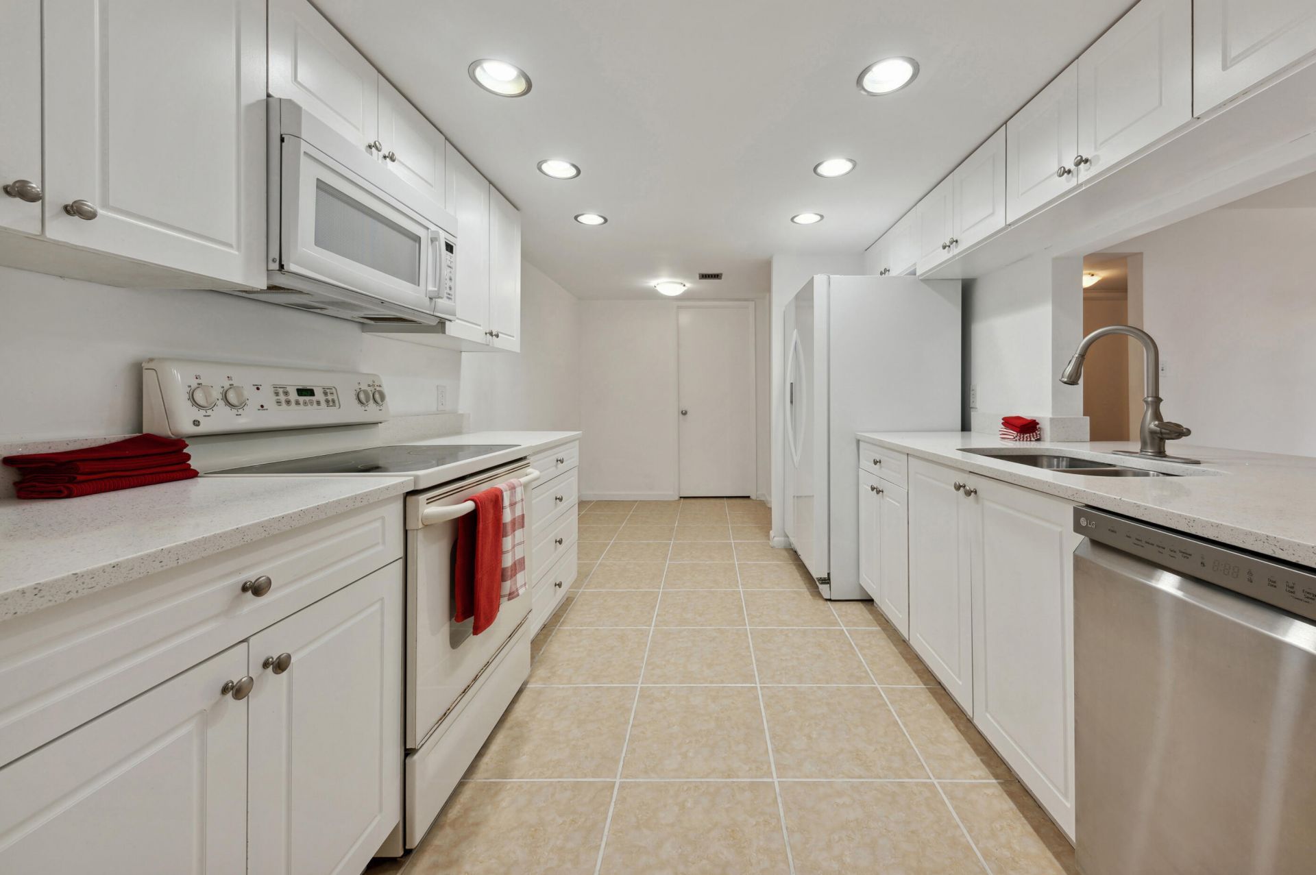 2025 Lavers Circle, Unit D204, Delray Beach, FL 33444 Photo