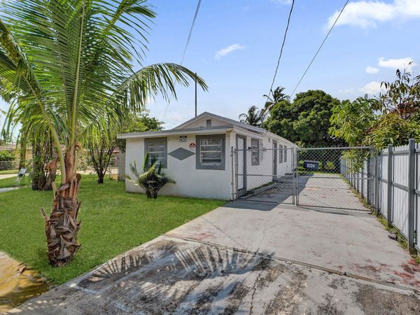 8224 NW 1ST Place, Miami, FL 33150