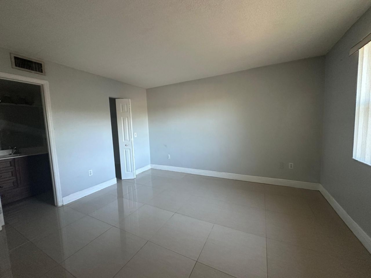 9157 NW 1st Court, Unit 203, Pembroke Pines, FL 33024 Photo