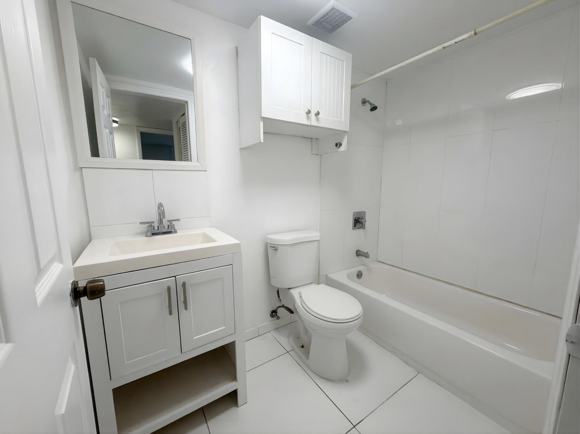 3600 NW 21st Street, Unit 406, Lauderdale Lakes, FL 33311 Photo