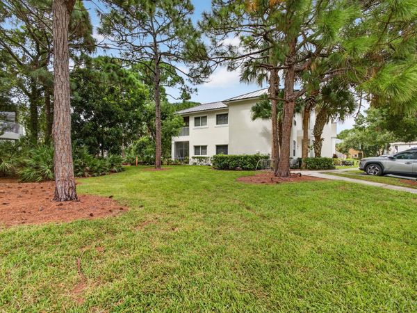 9002 Sand Shot Way, Port St. Lucie, FL 34986