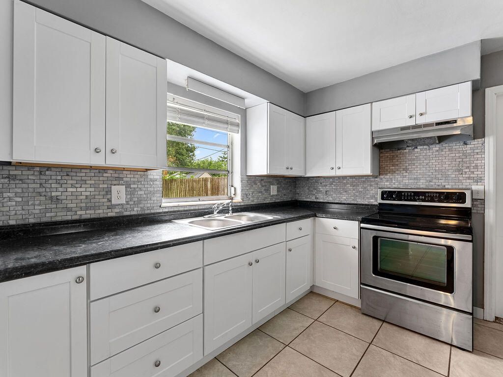 306 Riomar Drive, Port Saint Lucie, FL 34952 Photo