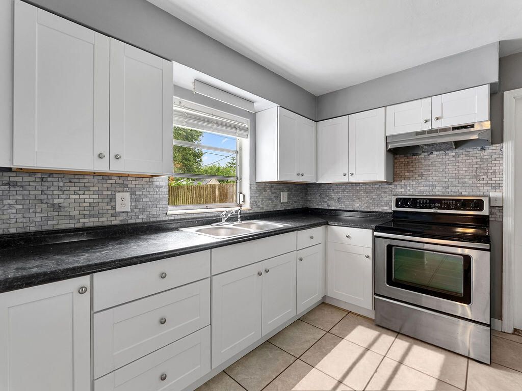 306 Riomar Drive, Port Saint Lucie, FL 34952 Photo