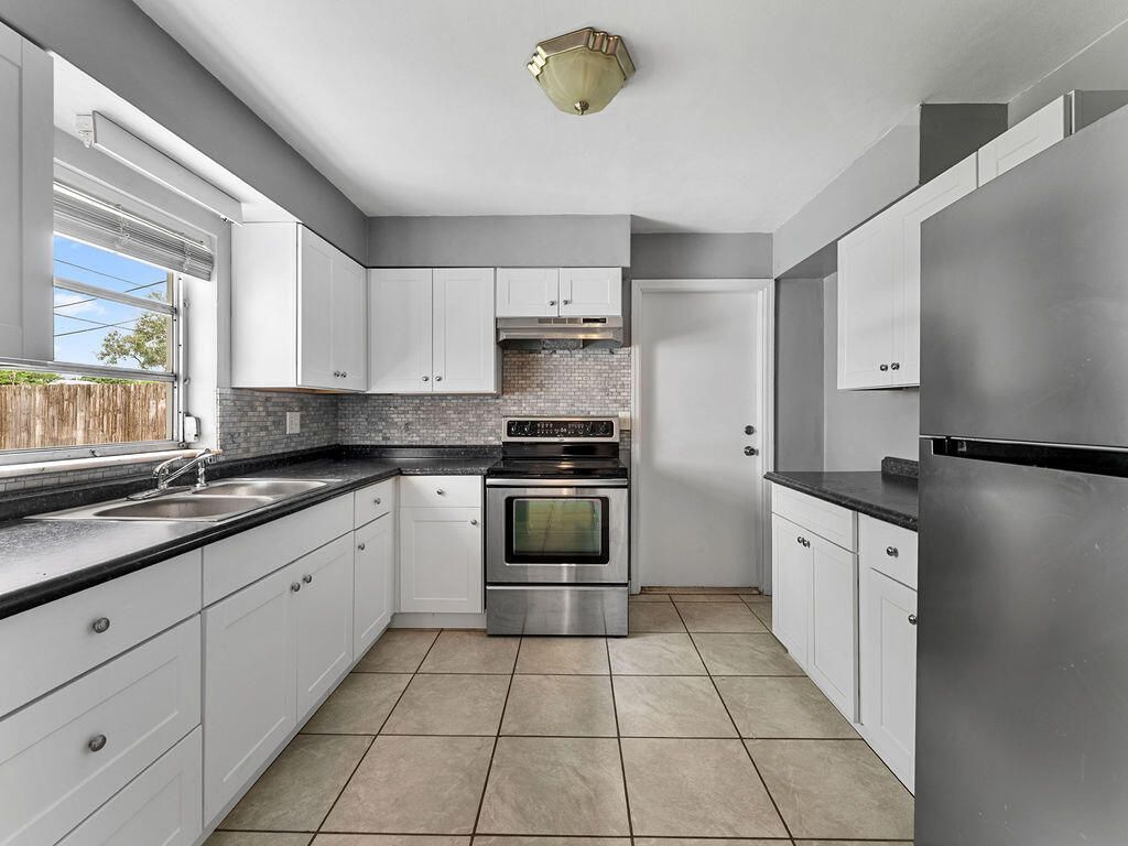 306 Riomar Drive, Port Saint Lucie, FL 34952 Photo