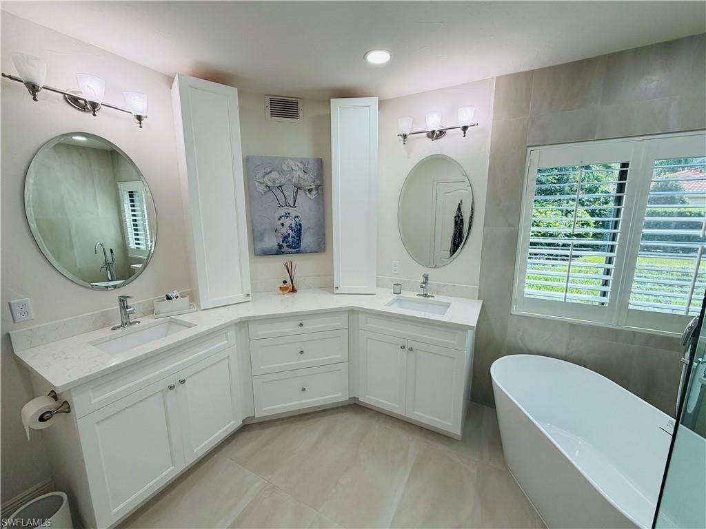 7056 Pelican Bay Blvd , Unit 105, Naples, FL 34108 Photo