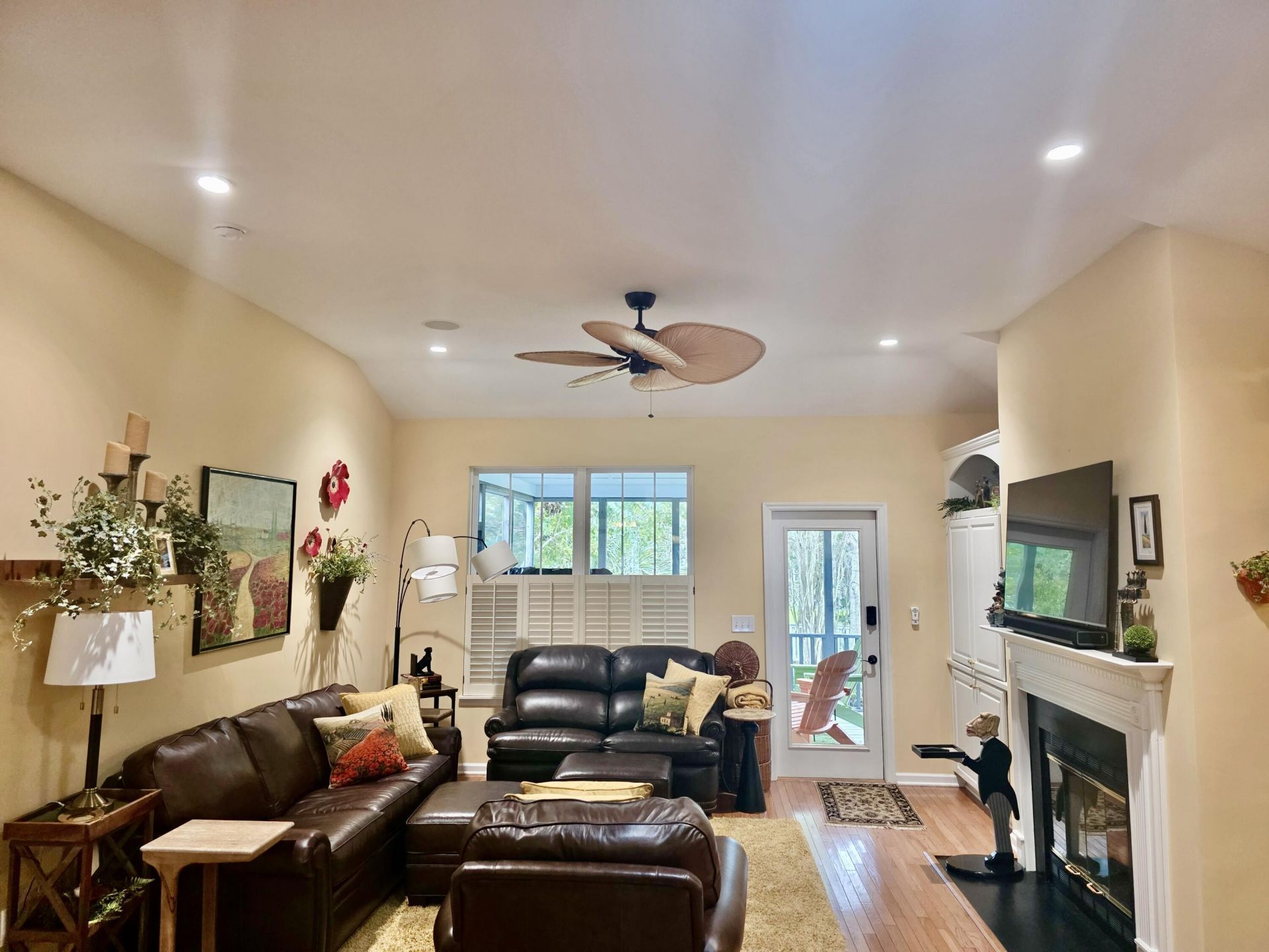 147 Brady Street Photo 11