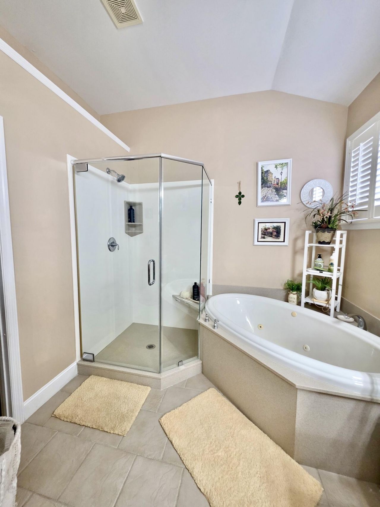 147 Brady Street Photo 16