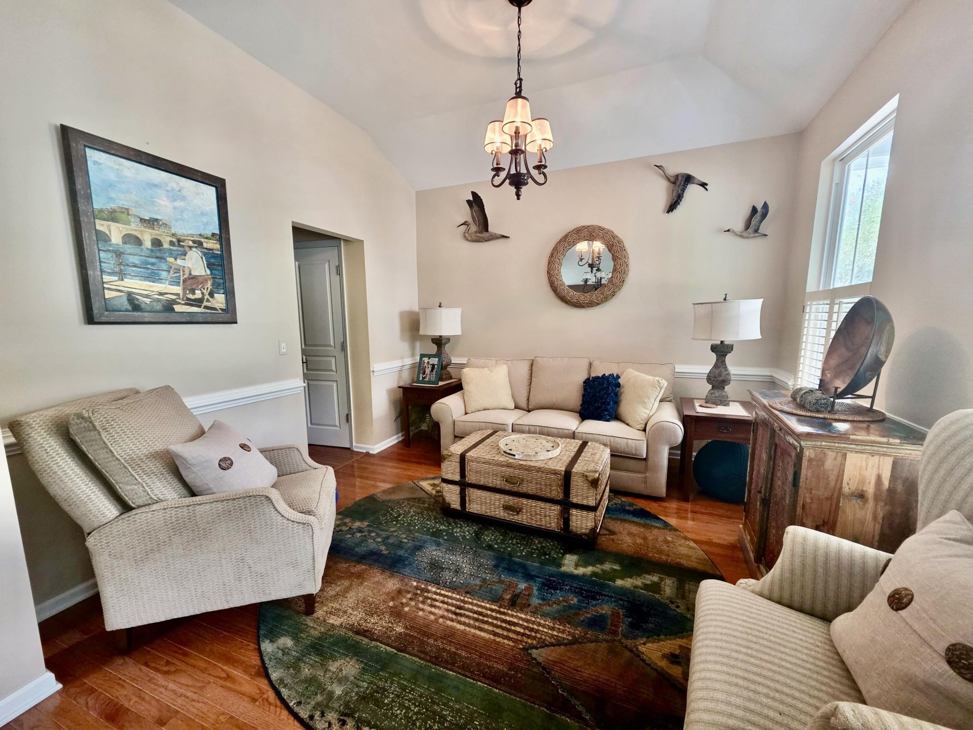 147 Brady Street Photo 4