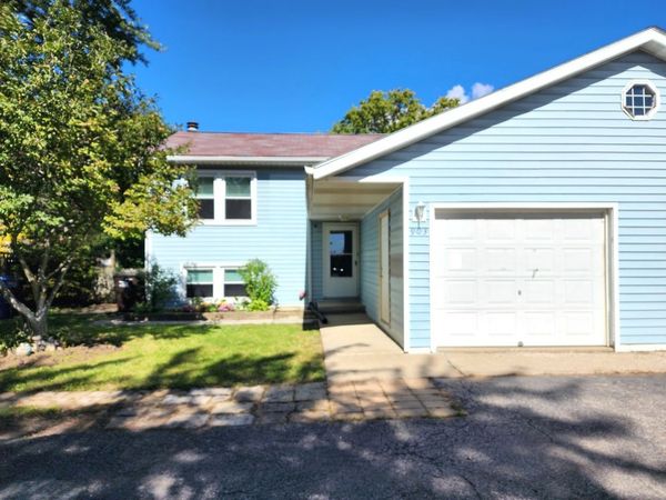 903 E Liberty Street, Wauconda, IL 60084