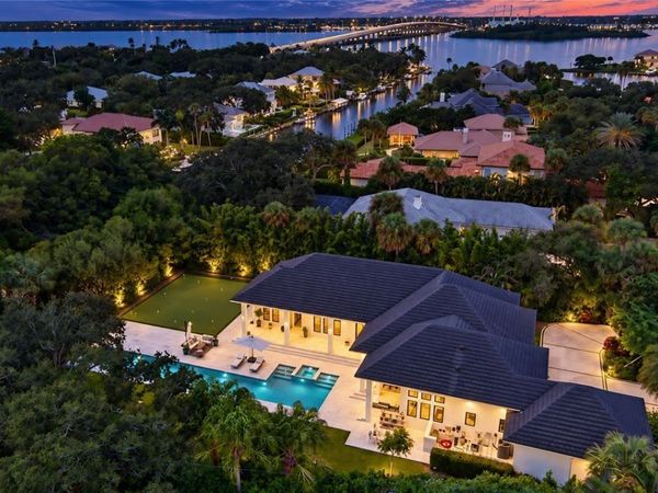 790 Lake Drive, Vero Beach, FL 32963
