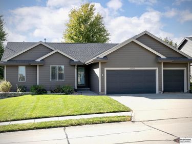 21973 Hilltop Avenue, Gretna, NE 68028