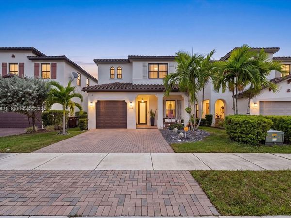 3226 W 97th St , Hialeah, FL 33018