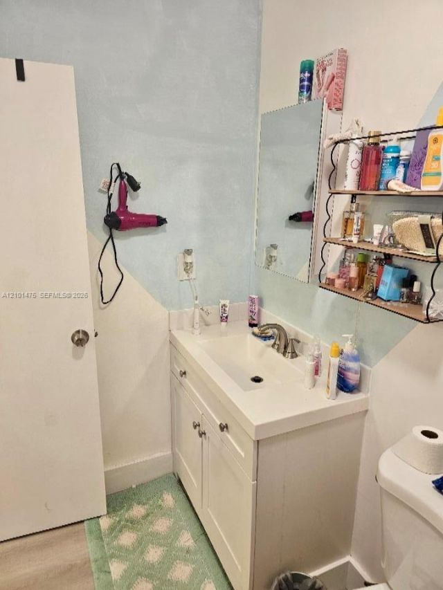 17560 Atlantic Blvd , Unit 207, Sunny Isles Beach, FL 33160 Photo