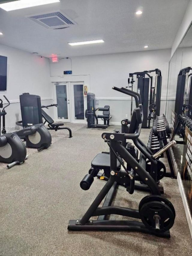 17560 Atlantic Blvd , Unit 207, Sunny Isles Beach, FL 33160 Photo