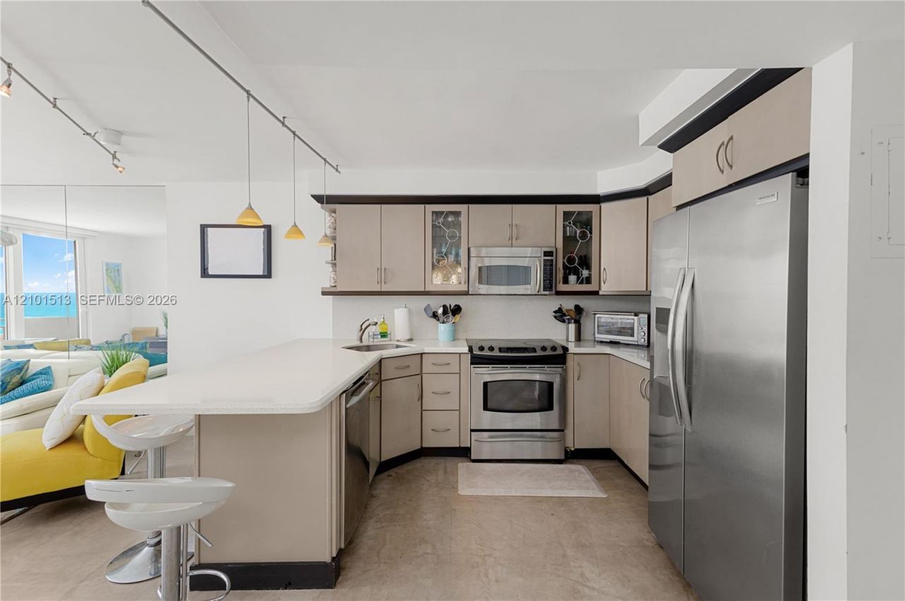 345 Ocean Dr , Unit 812, Miami Beach, FL 33139 Photo