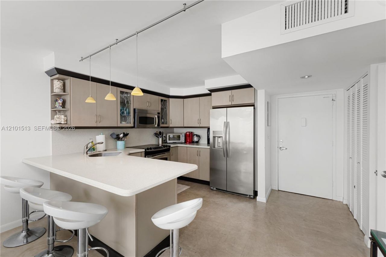 345 Ocean Dr , Unit 812, Miami Beach, FL 33139 Photo