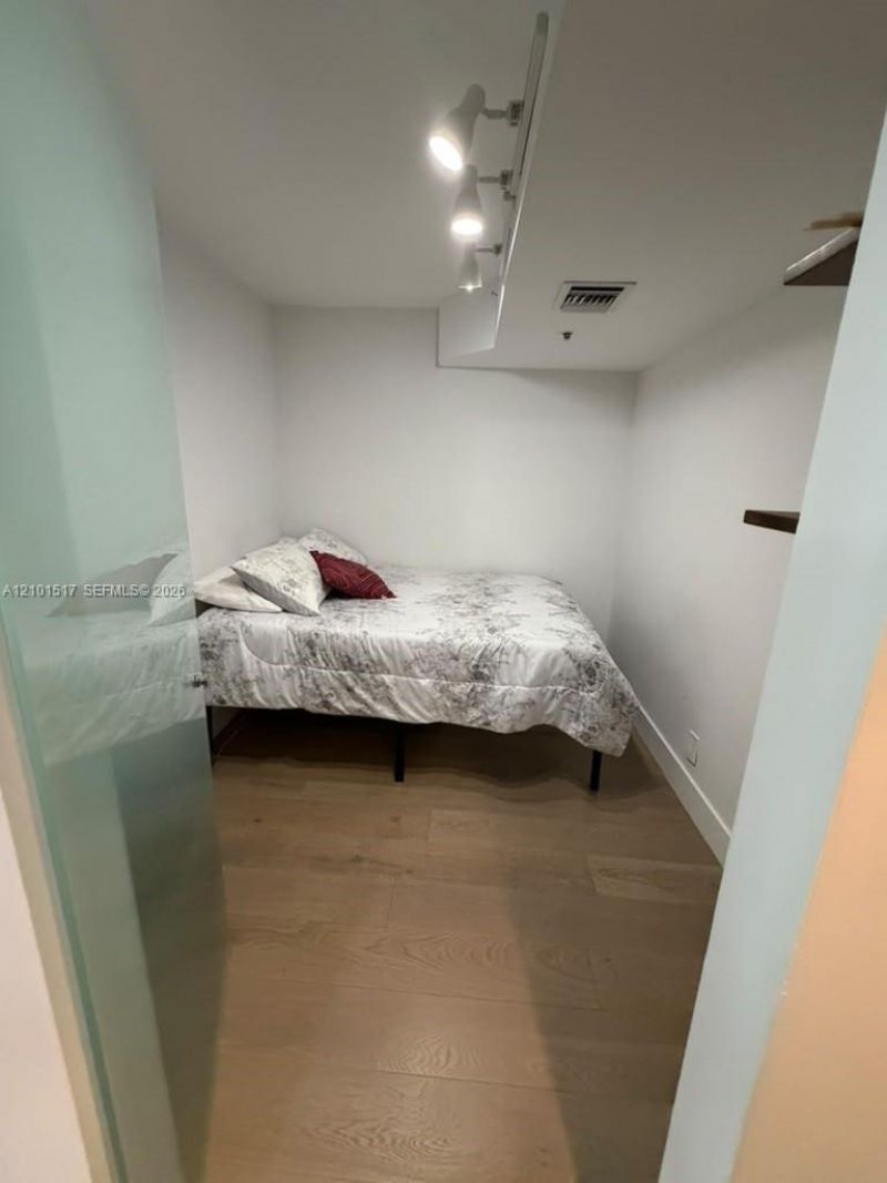 9499 Collins Ave , Unit 907, Surfside, FL 33154 Photo