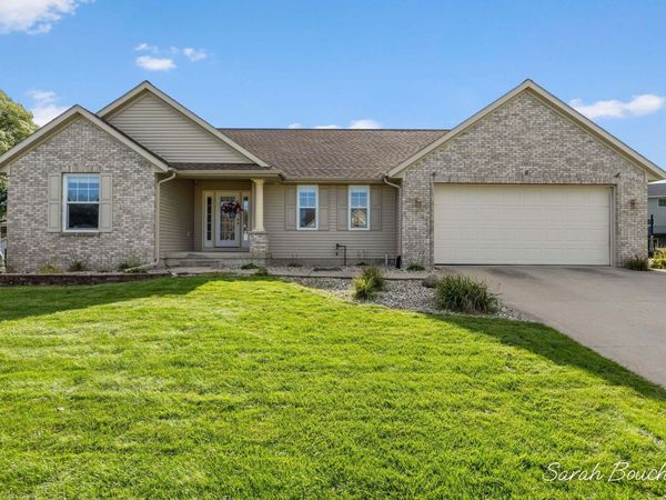 2482 Willow View Drive, Jenison, MI 49428