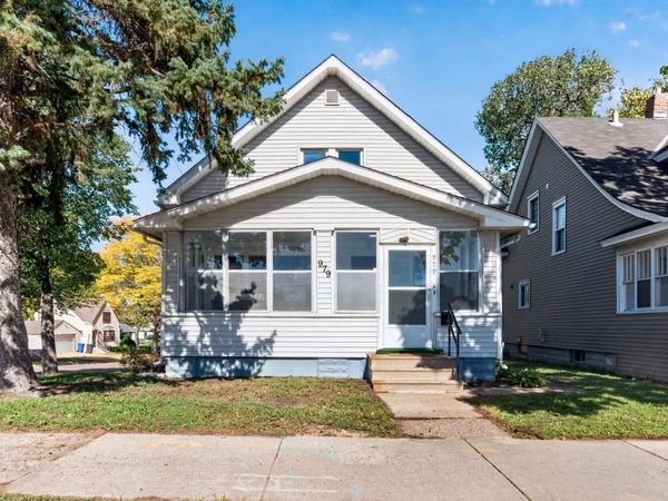 979 Saint Anthony Avenue, Saint Paul, MN 55104