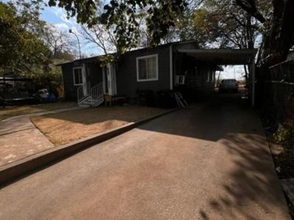 3515 Clinton Avenue, Fort Worth, TX 76106