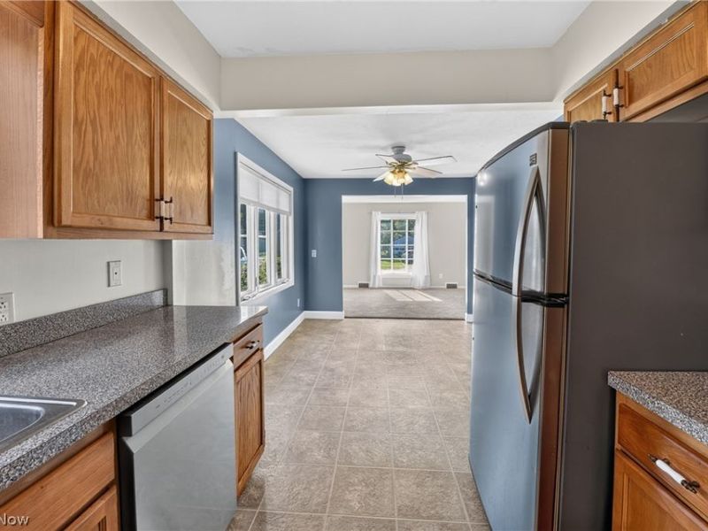 613 W Fike Avenue, Orrville, OH 44667 Photo 9