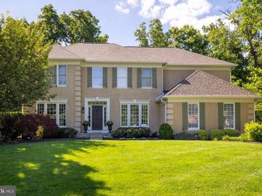 325 SLEEPY HOLLOW COURT , AMBLER, PA 19002