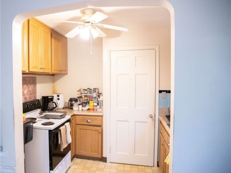 4218 Verona Road, Cleveland, OH 44121 Photo 2