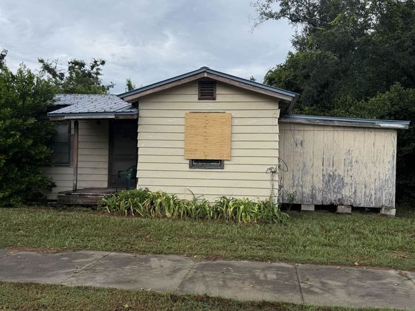 22360 NE Chester Street , Hosford, FL