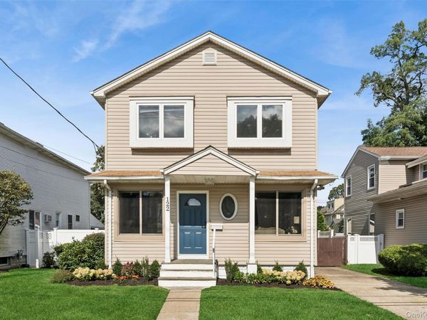 122 Commonwealth Avenue , Merrick, NY 11566