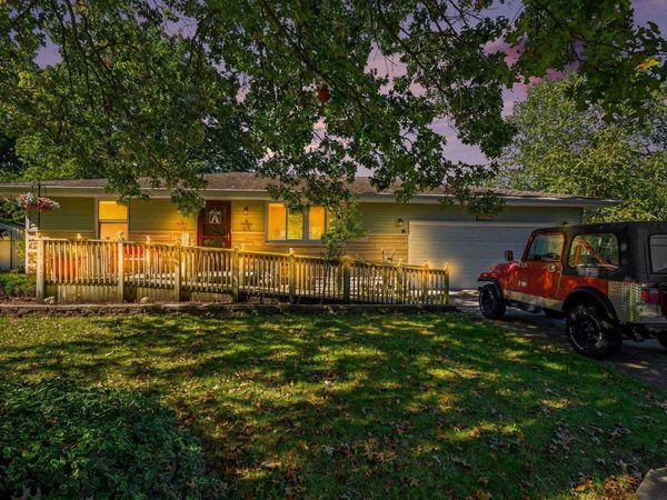 52579 Shellbark Avenue, South Bend, IN 46628