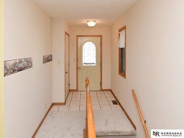 7825 Stonewall Court, Lincoln, NE 68506