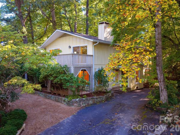 112 Rhododendron Avenue , Black Mountain, NC 28711