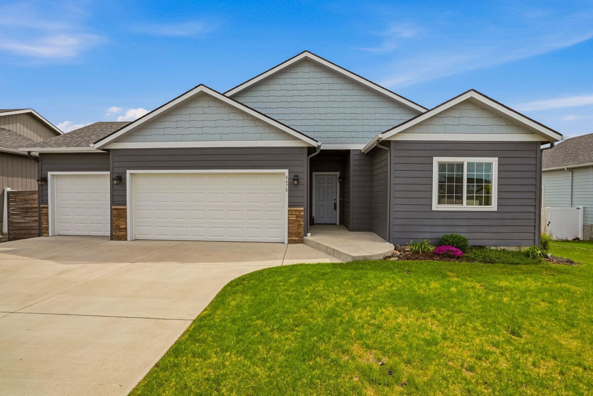 8470 N Oak St, Spokane, WA 99208 Main Photo