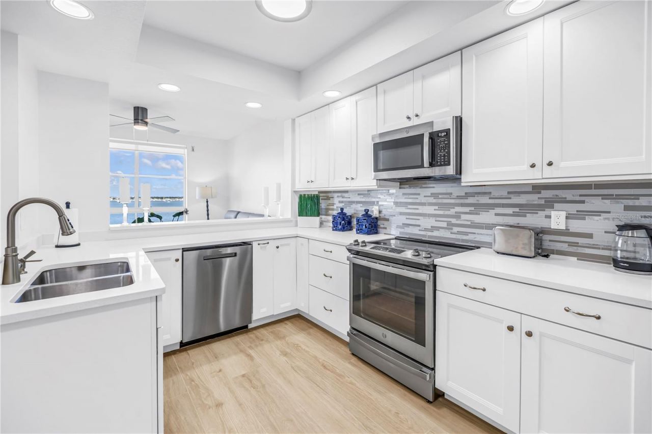 4981 Bacopa Lane S, Unit 602, Saint Petersburg, FL 33715 Photo