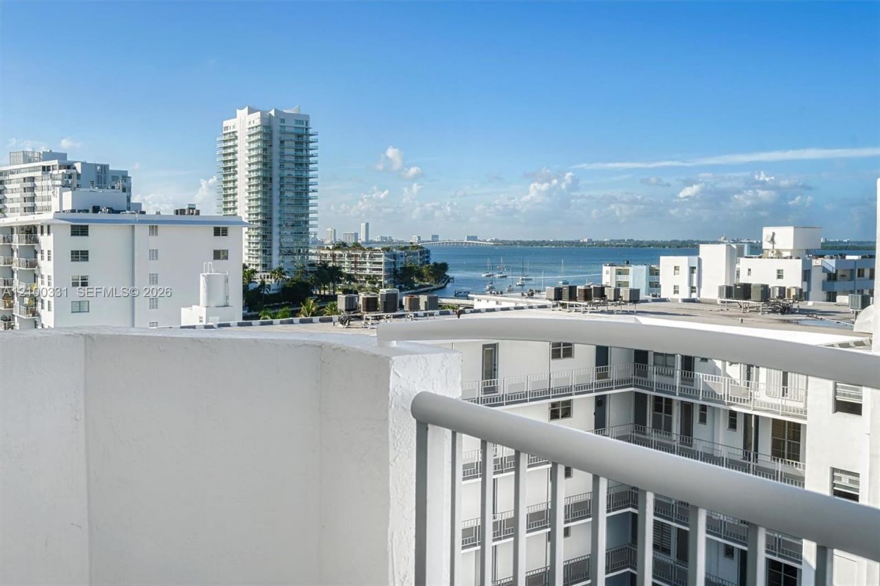 1621 Bay Rd, Unit 901, Miami Beach, FL 33139 Photo