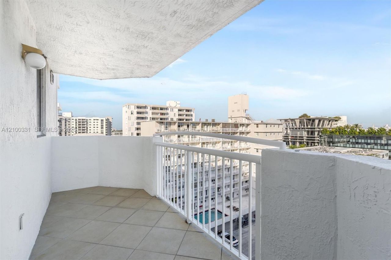 1621 Bay Rd, Unit 901, Miami Beach, FL 33139 Photo