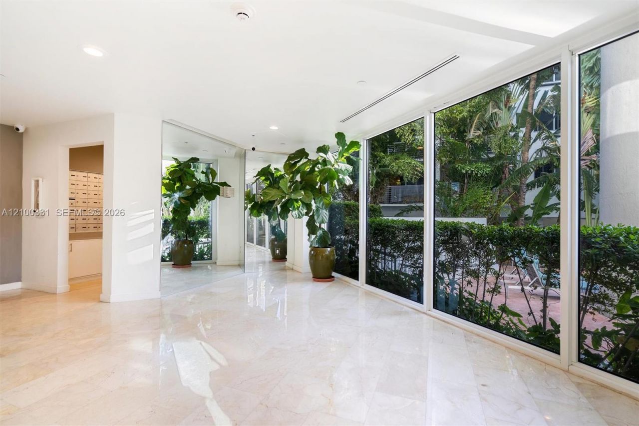 1621 Bay Rd, Unit 901, Miami Beach, FL 33139 Photo