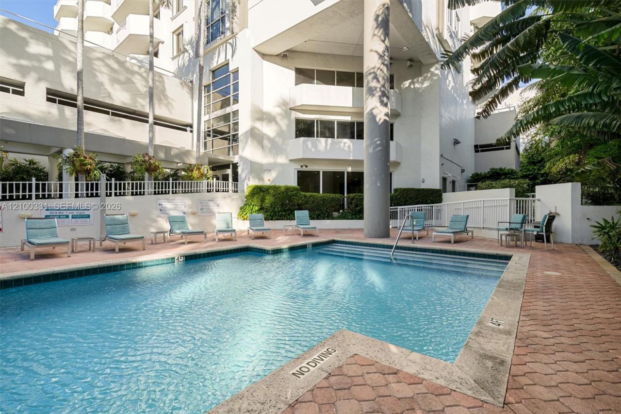 1621 Bay Rd, Unit 901, Miami Beach, FL 33139 Photo
