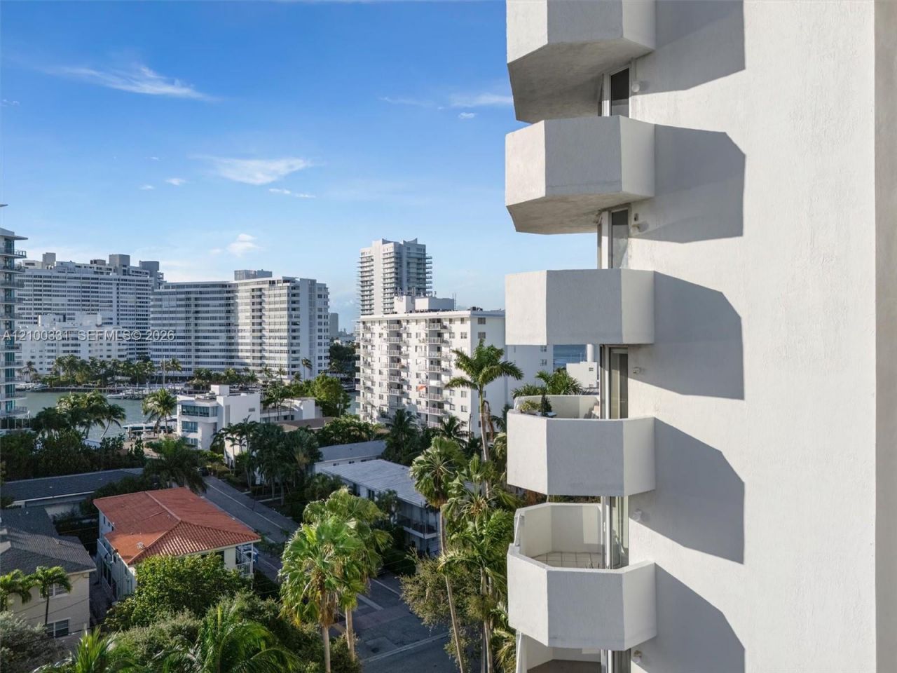 1621 Bay Rd, Unit 901, Miami Beach, FL 33139 Photo