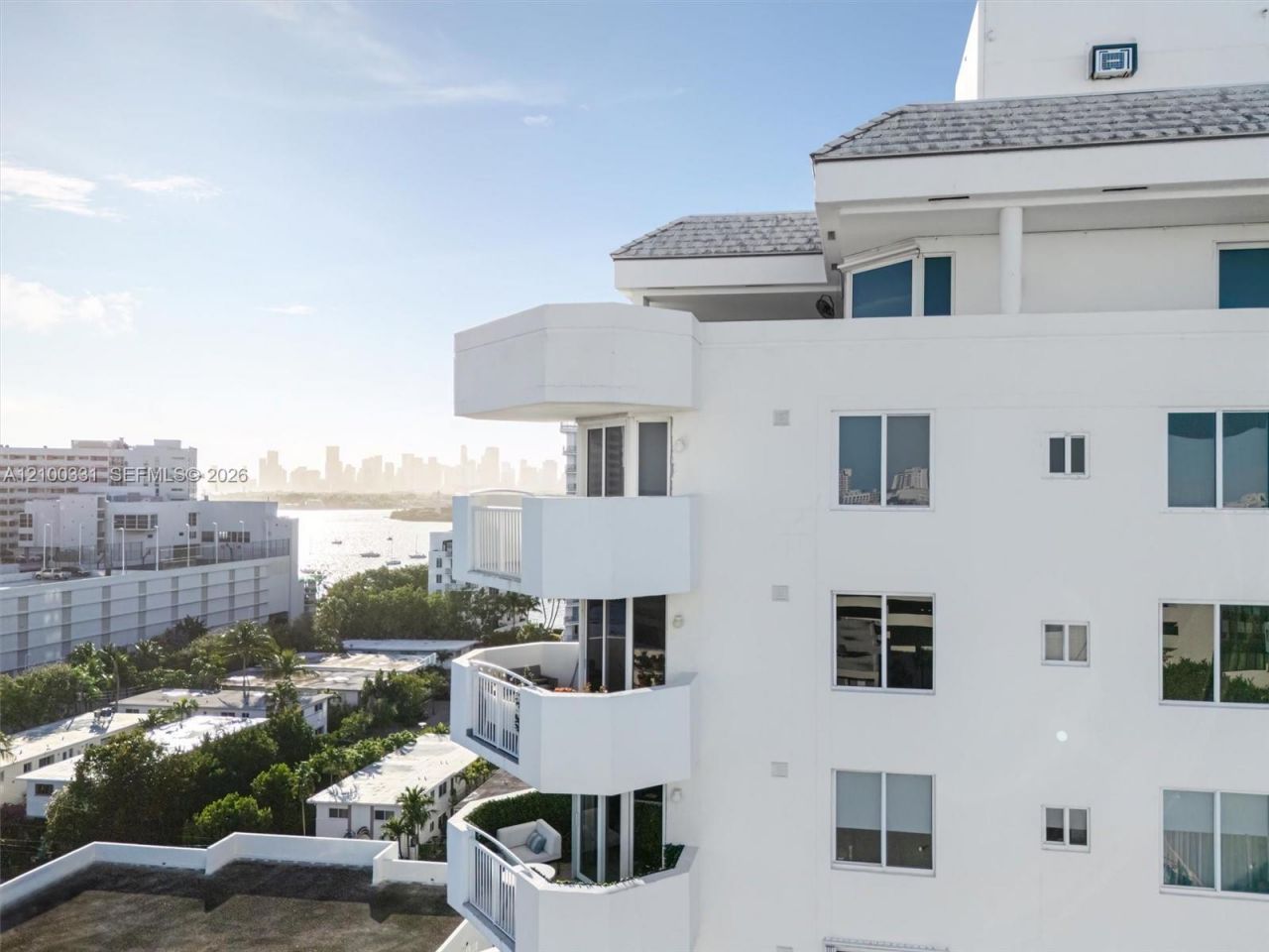 1621 Bay Rd, Unit 901, Miami Beach, FL 33139 Photo