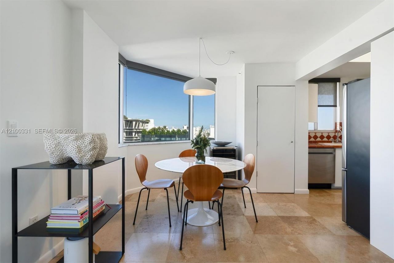 1621 Bay Rd, Unit 901, Miami Beach, FL 33139 Photo