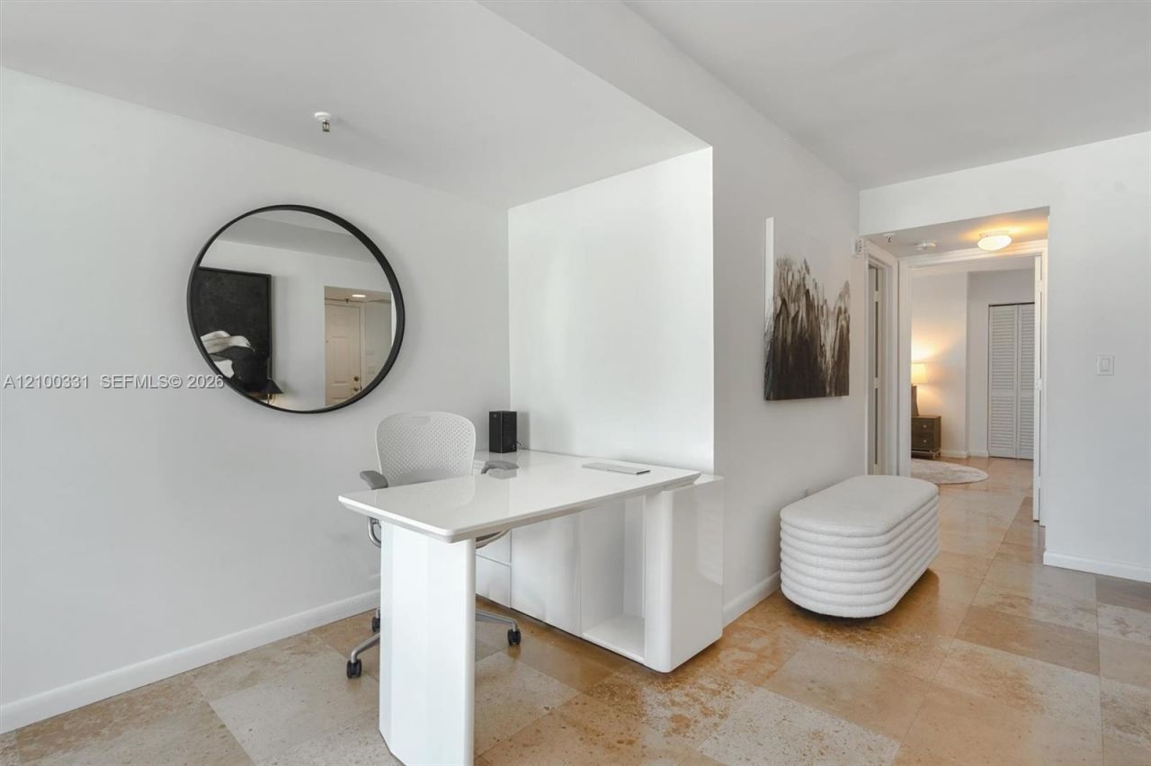 1621 Bay Rd, Unit 901, Miami Beach, FL 33139 Photo