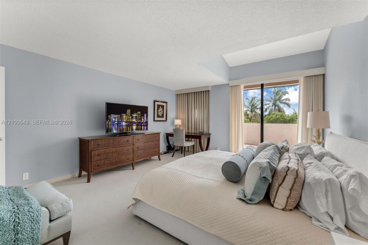 151 Crandon Blvd , Unit 310, Key Biscayne, FL 33149 Photo