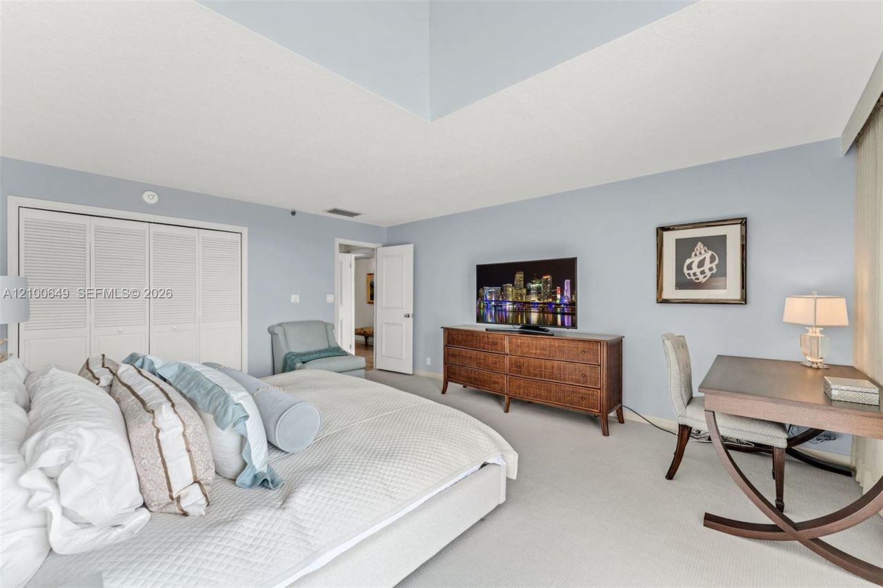 151 Crandon Blvd , Unit 310, Key Biscayne, FL 33149 Photo