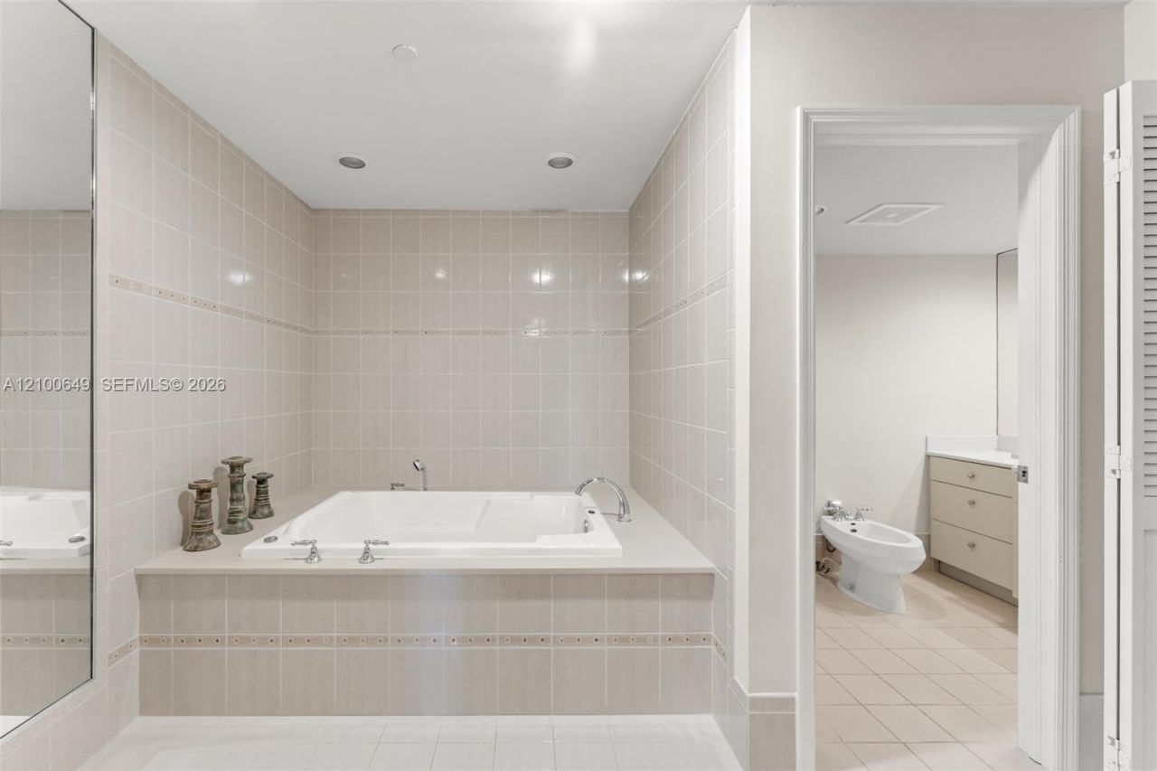 151 Crandon Blvd , Unit 310, Key Biscayne, FL 33149 Photo