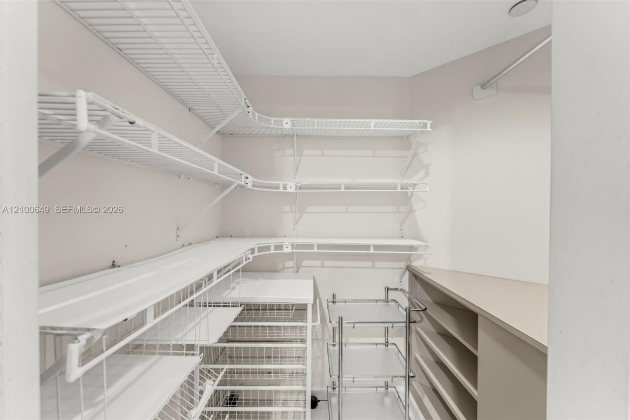 151 Crandon Blvd , Unit 310, Key Biscayne, FL 33149 Photo