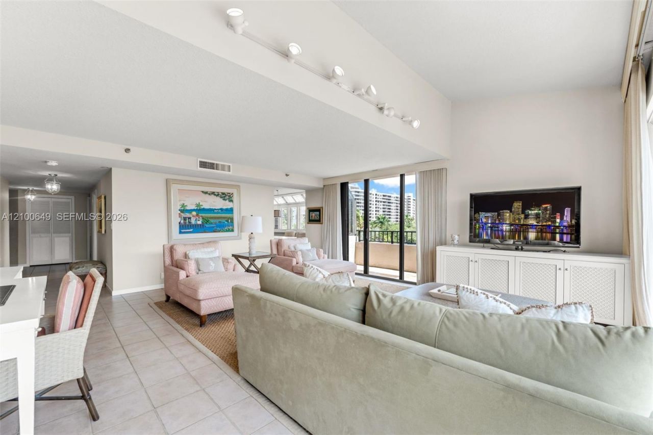 151 Crandon Blvd , Unit 310, Key Biscayne, FL 33149 Photo